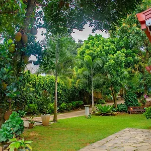  Проживание в семье Garden Rest Шри-Ланка